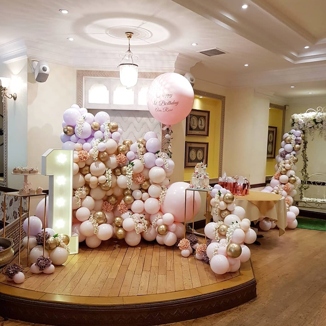 Organic Balloons & Statement Pieces - The Glitzy Balloon Company