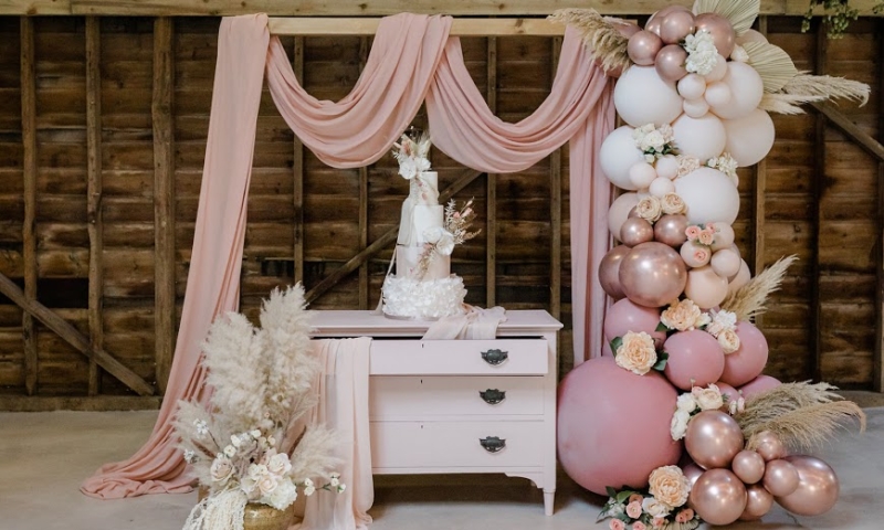 The Glitzy Balloon Company - Bespoke Balloon Styling