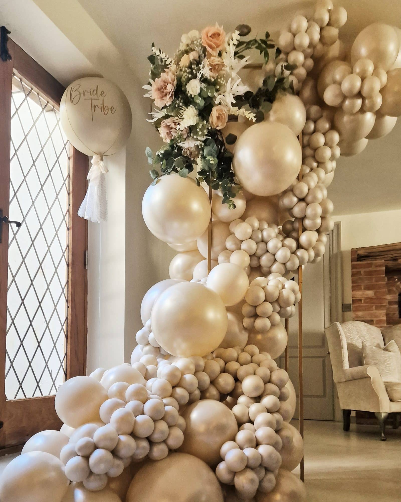 Gold Plinth Hire - The Glitzy Balloon Company